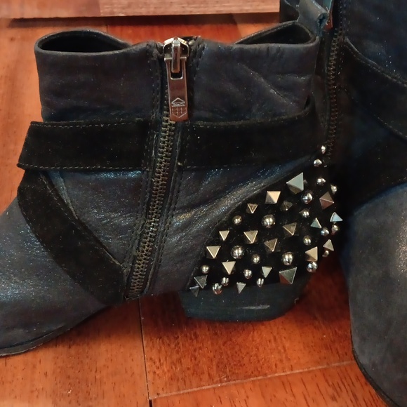 Spiked Boots - Picture 5 of 6